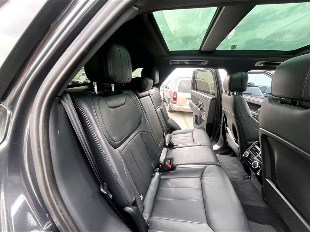 Used 2023 Gray Land Rover SE image 14