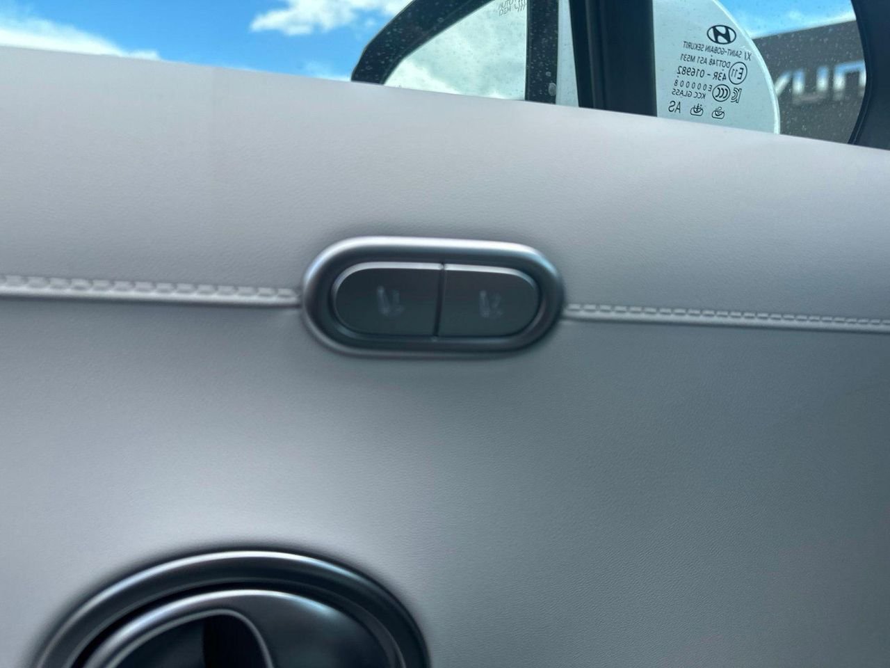 New 2026 White Hyundai SEL Premium AWD image 14