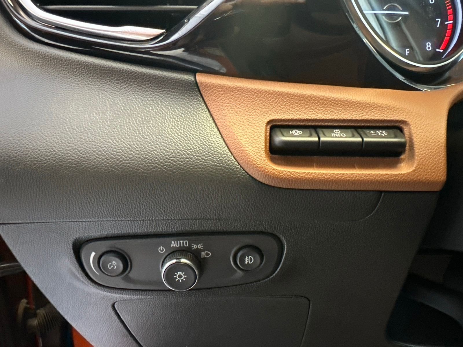 Used 2022 Orange Buick Essence image 21