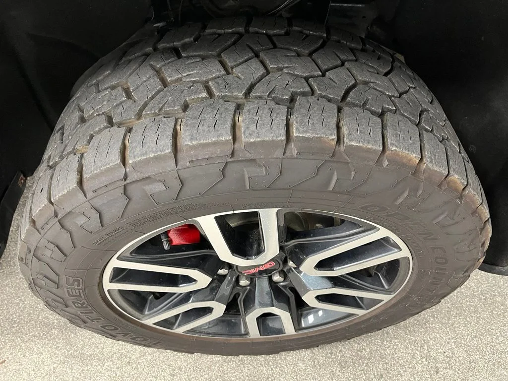 Used 2022 White GMC AT4 image 16