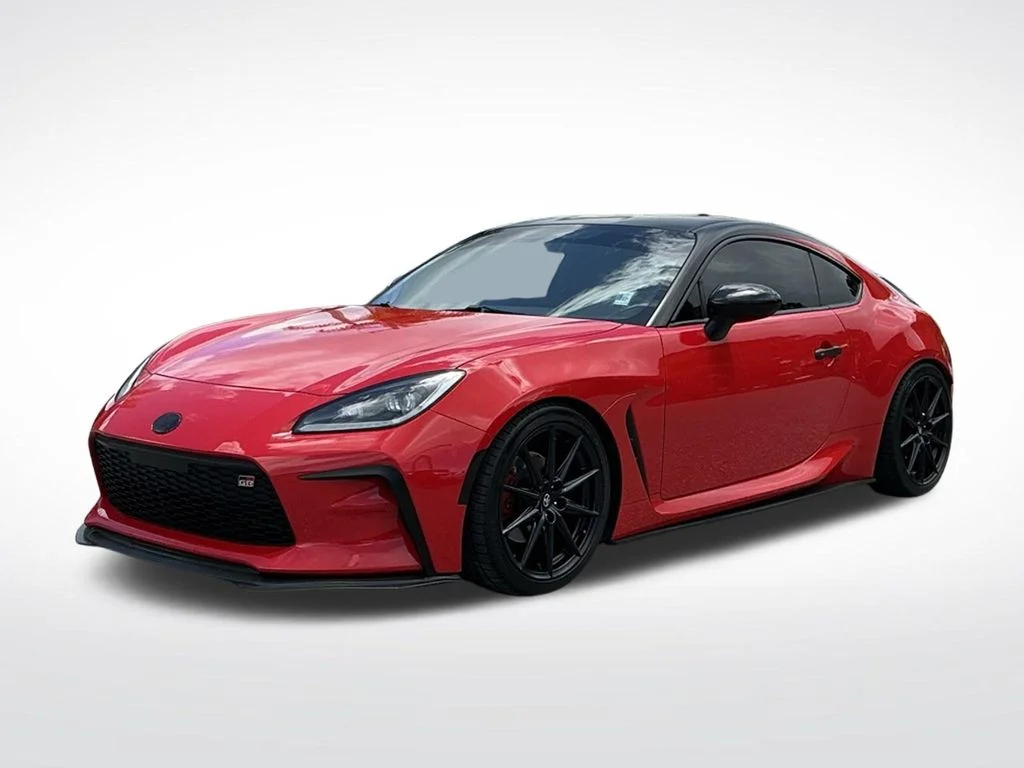 Used 2023  Toyota Premium image 2