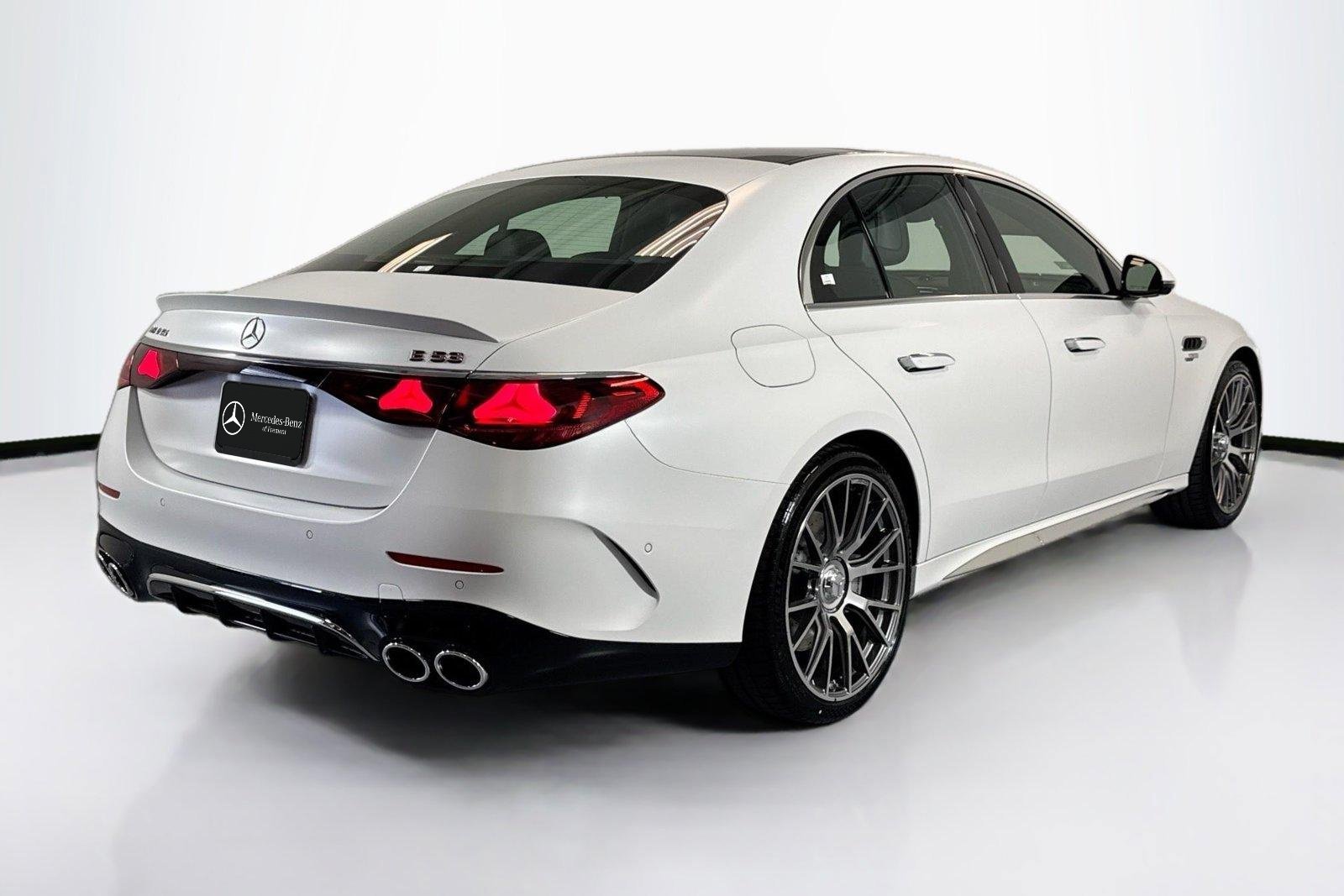 New 2026 Manufaktur Moonlight White Magno Mercedes-Benz AMG® E 53 E image 5