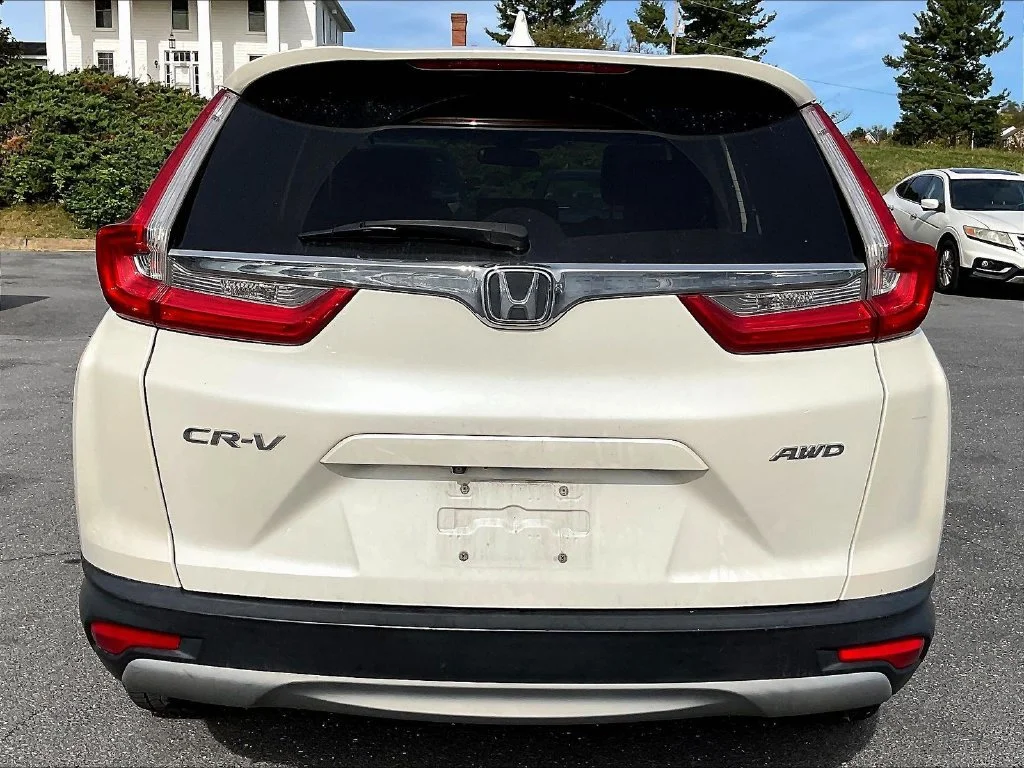 Used 2018 White Diamond Pearl Honda EX image 13