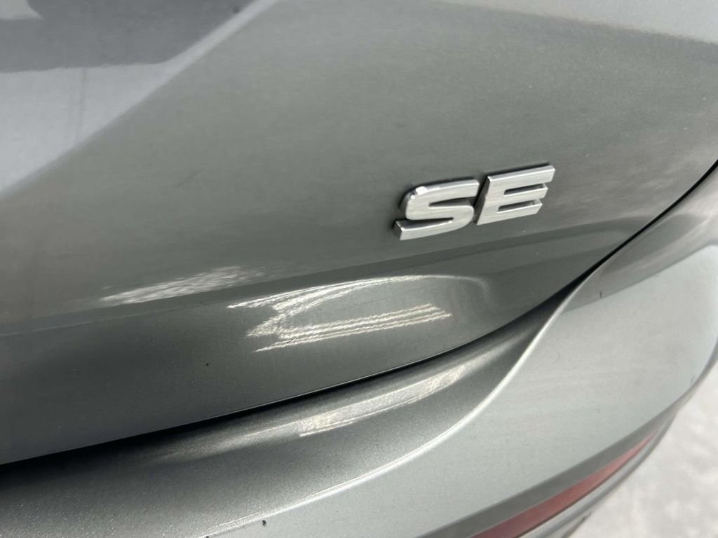 Used 2023 Gray Mitsubishi SE Special Edition image 11
