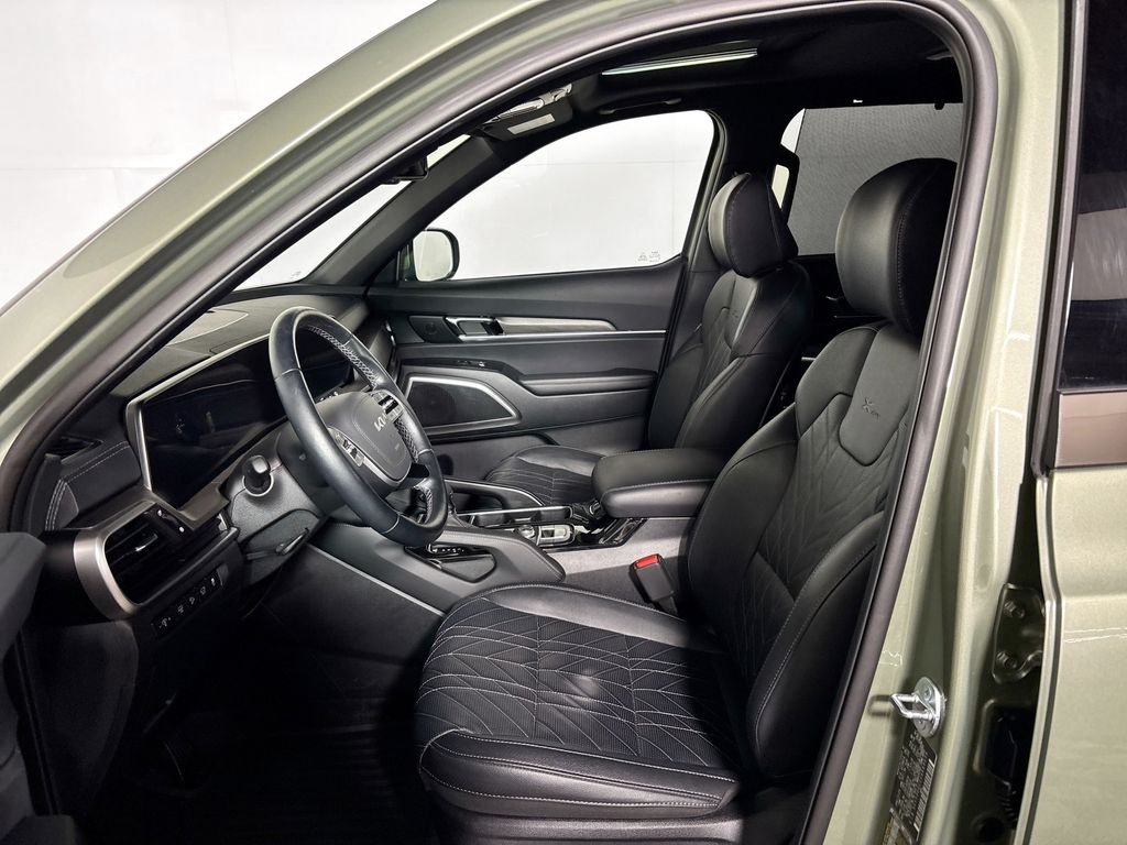 Used 2025 Green Kia EX X-Pro image 11