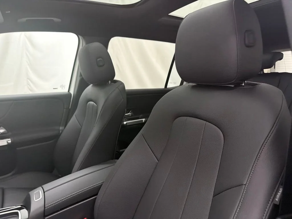New 2026 White Mercedes-Benz GLB 250 image 13