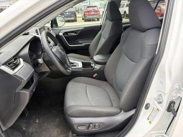 Used 2025 White Toyota XLE image 13