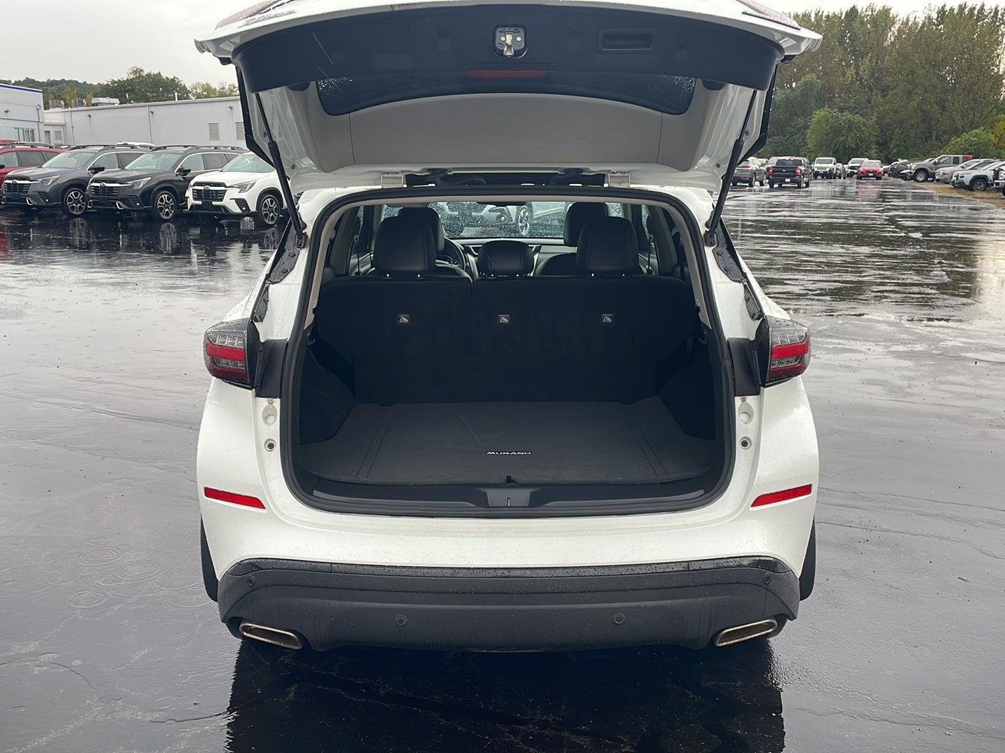Used 2022 White Nissan SV image 26