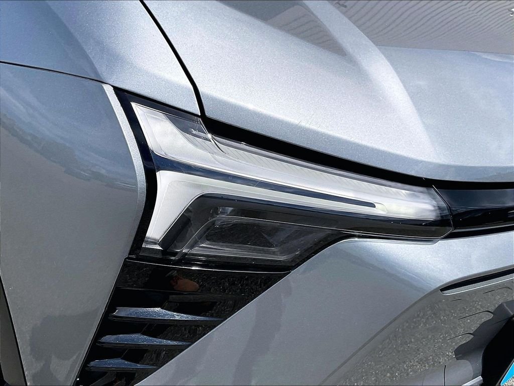 Used 2024 Gray Chevrolet LT image 32