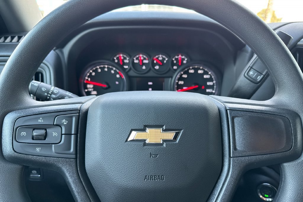 New 2026 Summit White Chevrolet WT image 21