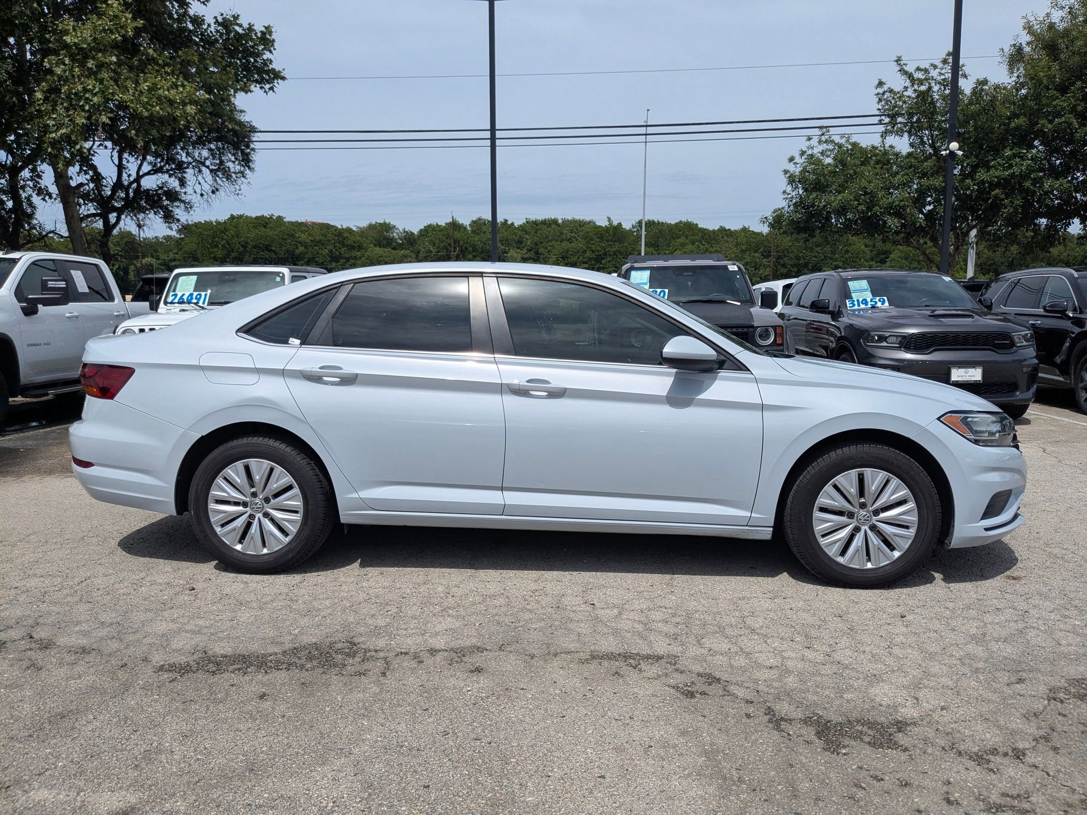 Used 2019 White Silver Metallic Volkswagen 1.4T S image 2