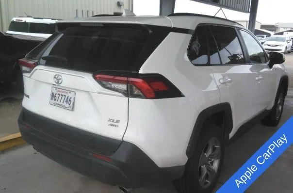Used 2025 Ice Toyota XLE image 3