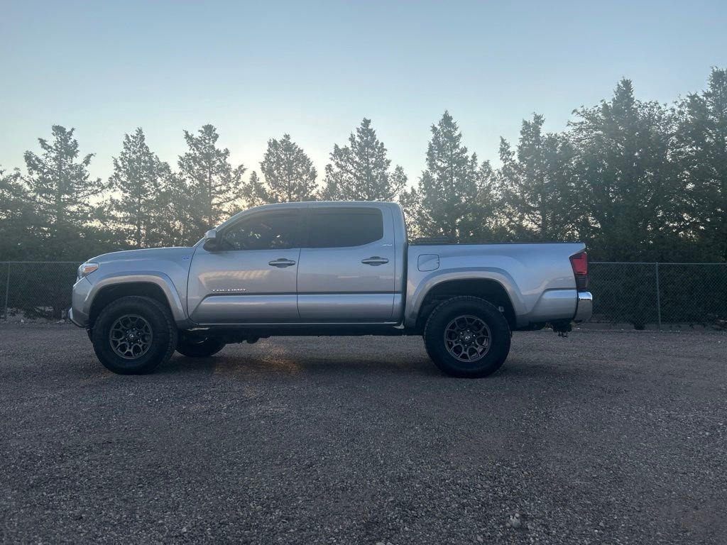 Used 2018 Silver Sky Metallic Toyota SR5 image 3