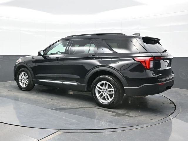 Used 2025 Black Ford Active image 3
