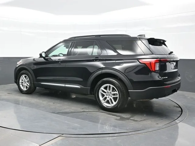 Used 2025 Black Ford Active image 3
