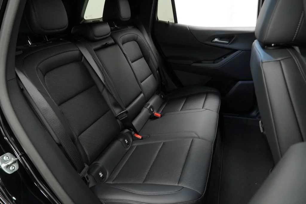 New 2027 Mosaic Black Metallic Chevrolet LT image 35