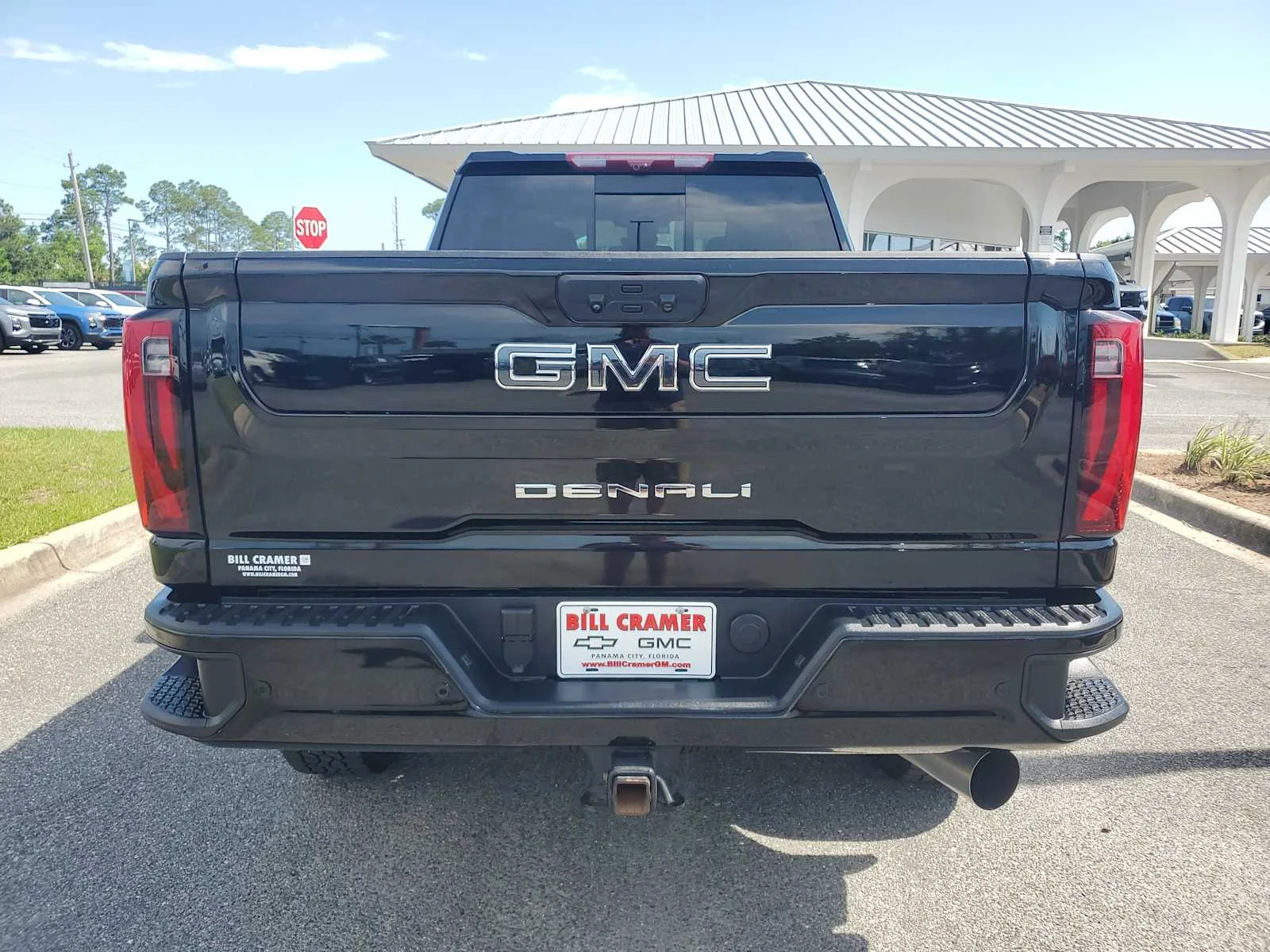 Used 2025 Onyx Black GMC Denali Ultimate image 4