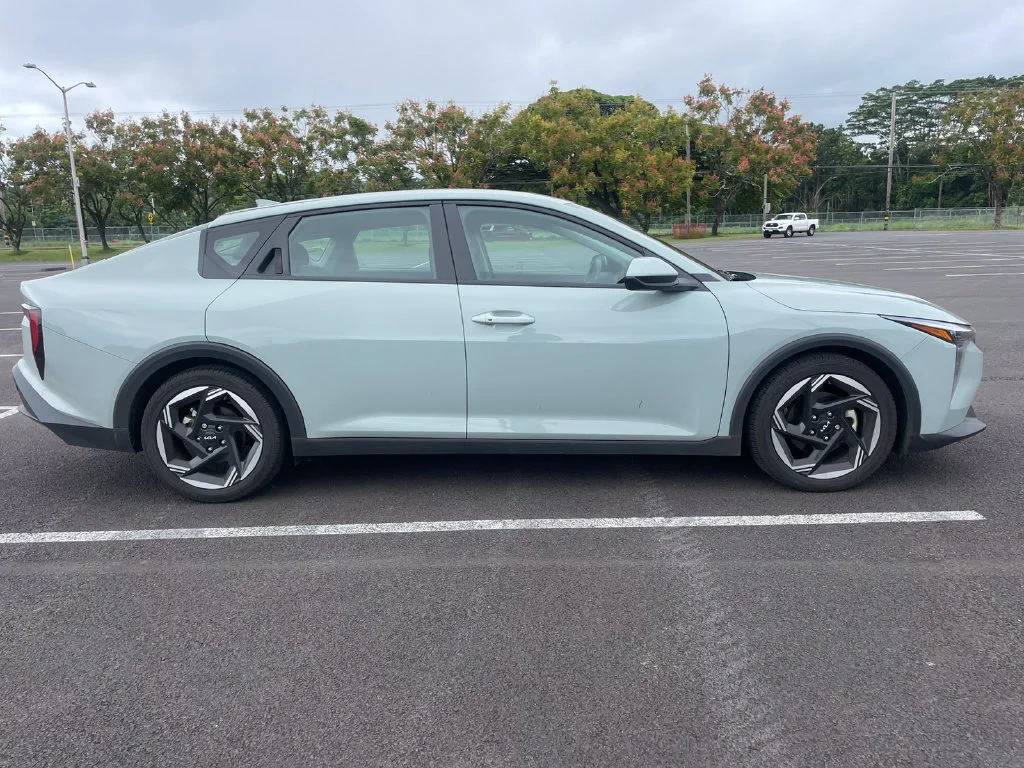 Used 2025 Gray Kia EX image 4
