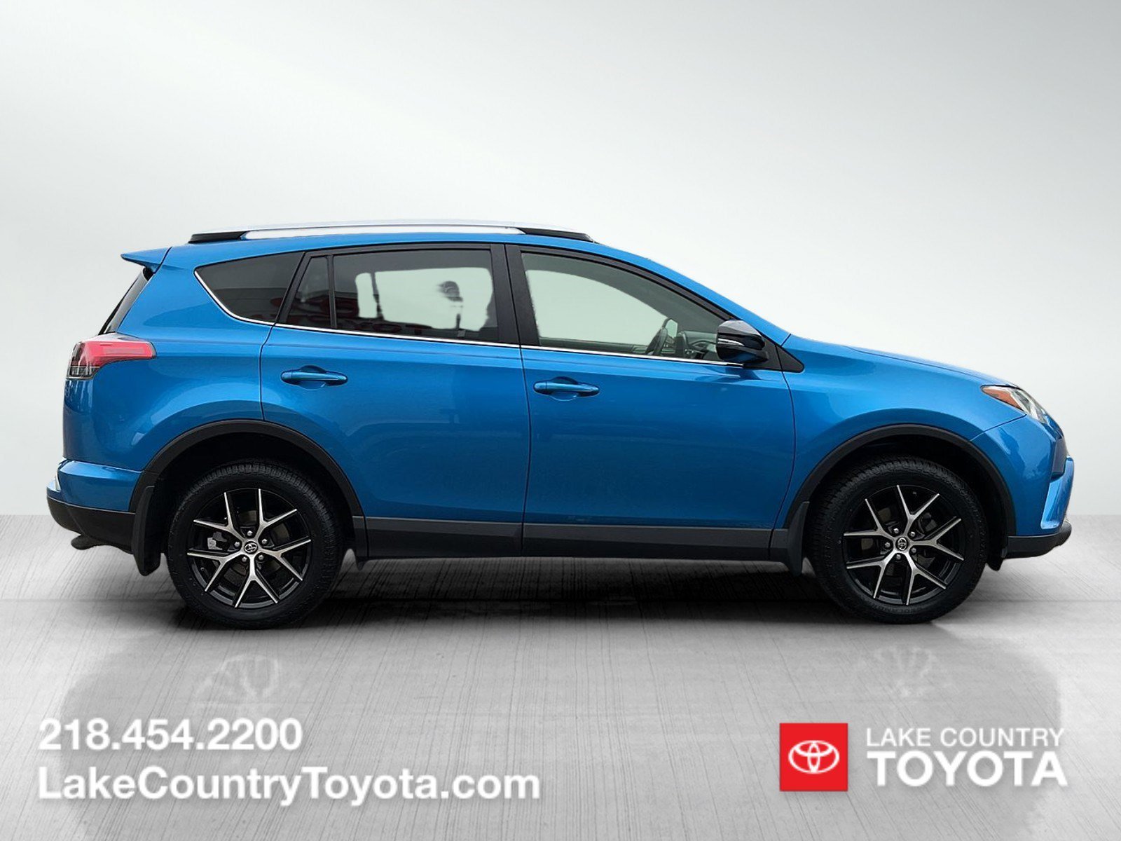 Used 2016 Electric Storm Blue Toyota SE image 6