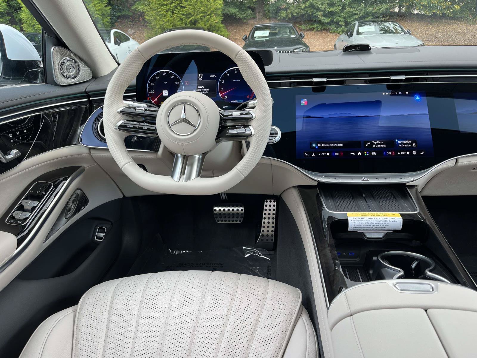 New 2027 MANUFAKTUR Moonlight White Metallic Mercedes-Benz S 500 4MATIC® Sedan image 35