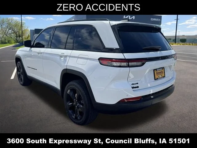 Used 2023 White Jeep Altitude X image 6