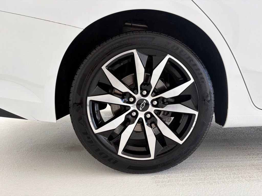 Used 2021 SUMMIT WHITE Chevrolet RS image 21