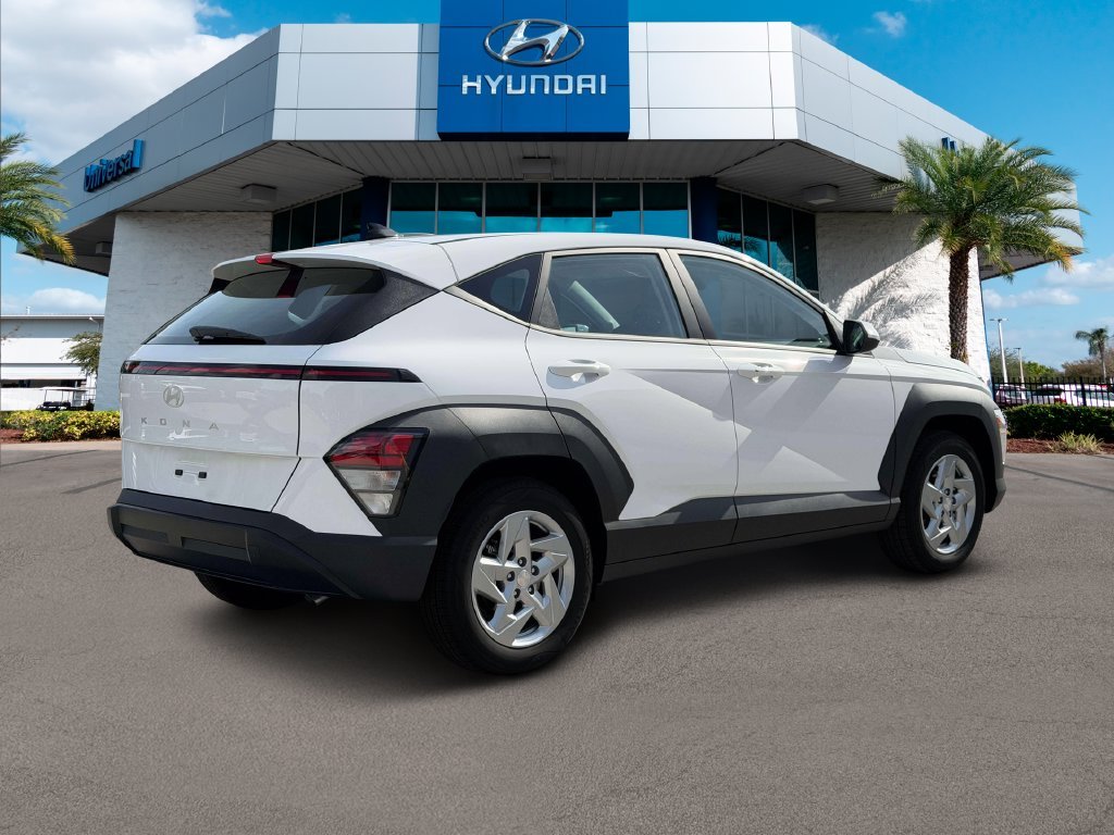 New 2027 White Hyundai SE FWD image 41
