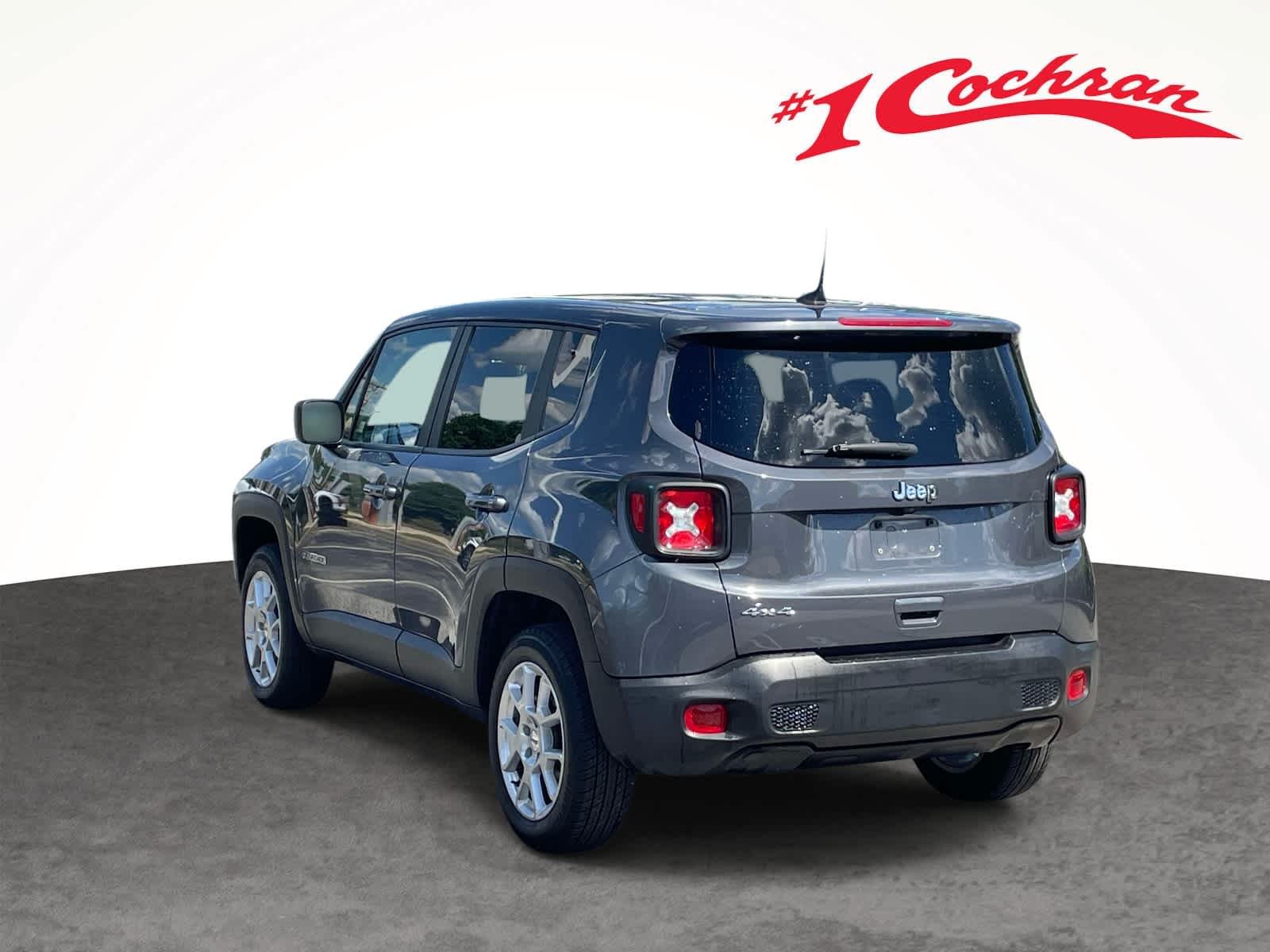 Used 2023 Gry/grey Jeep Latitude image 16