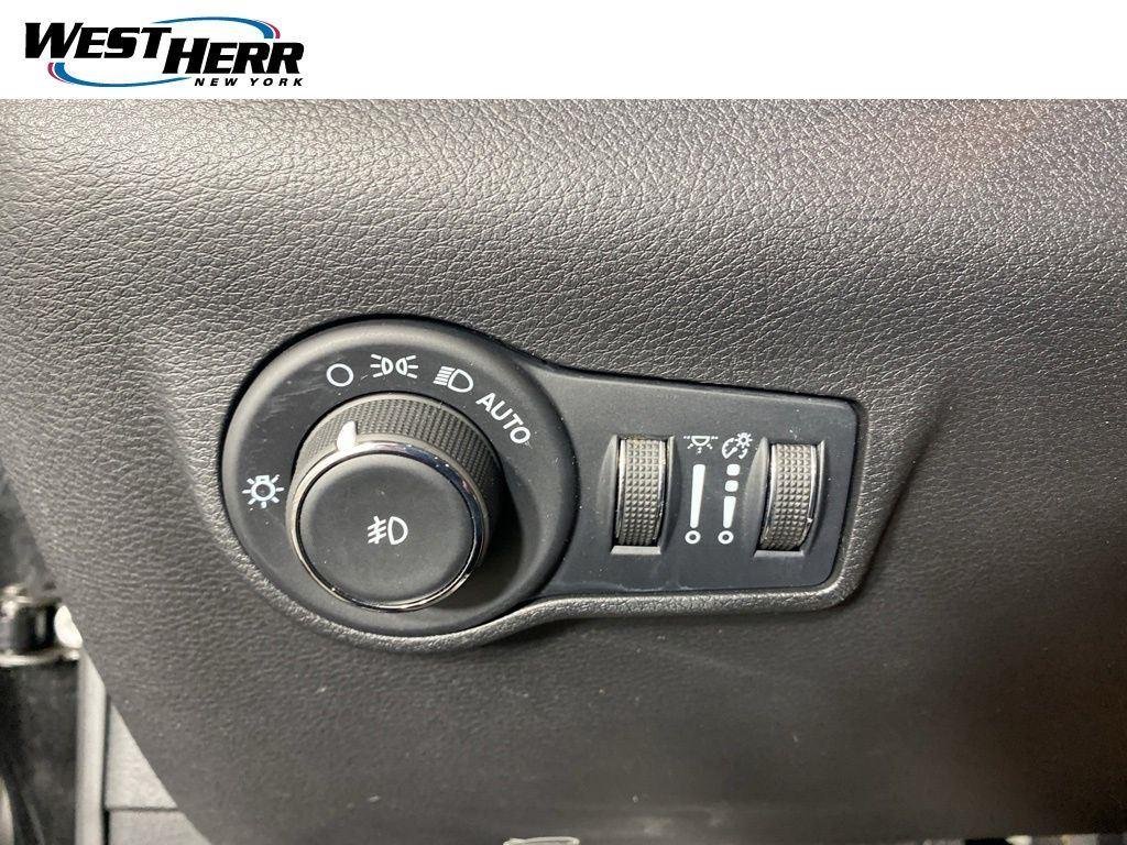Certified Used 2023 Diamond Black Crystal Pearlcoa Jeep Latitude 4x4 image 14