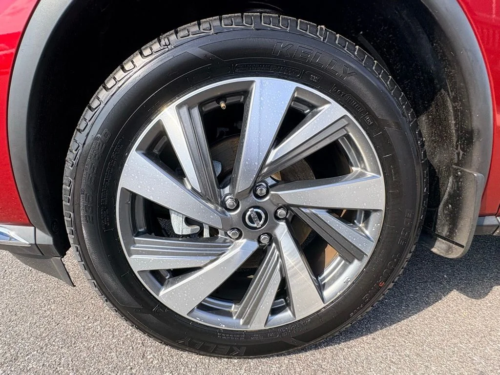 Used 2020 Red Nissan SL image 15