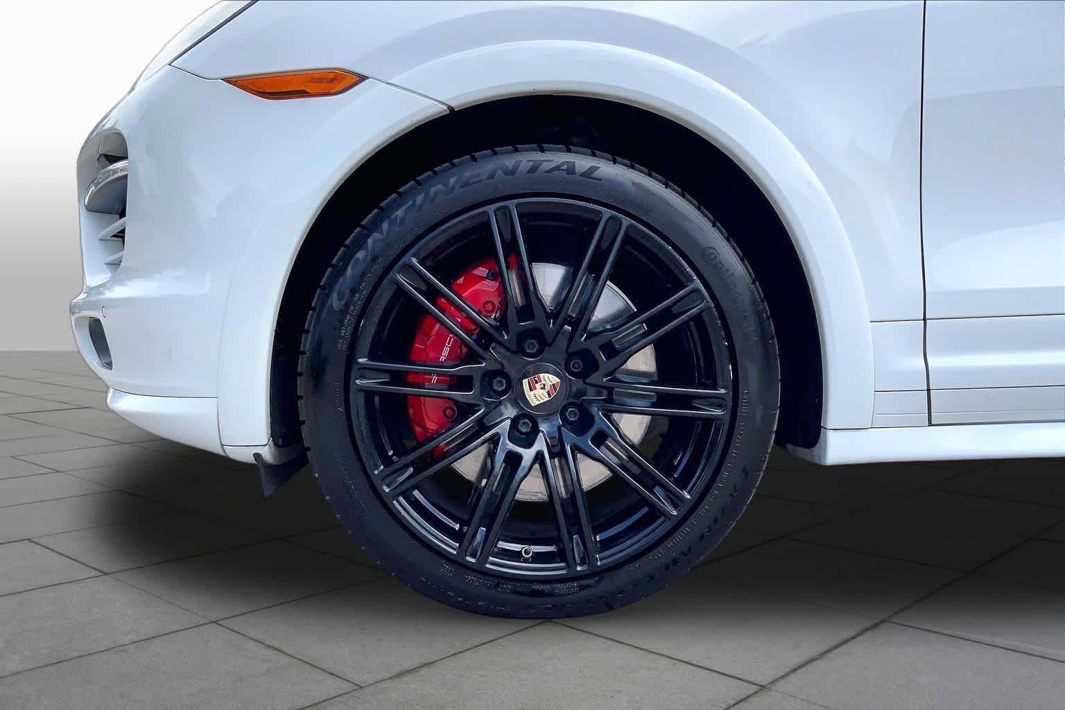 Used 2013 White Porsche Turbo image 10