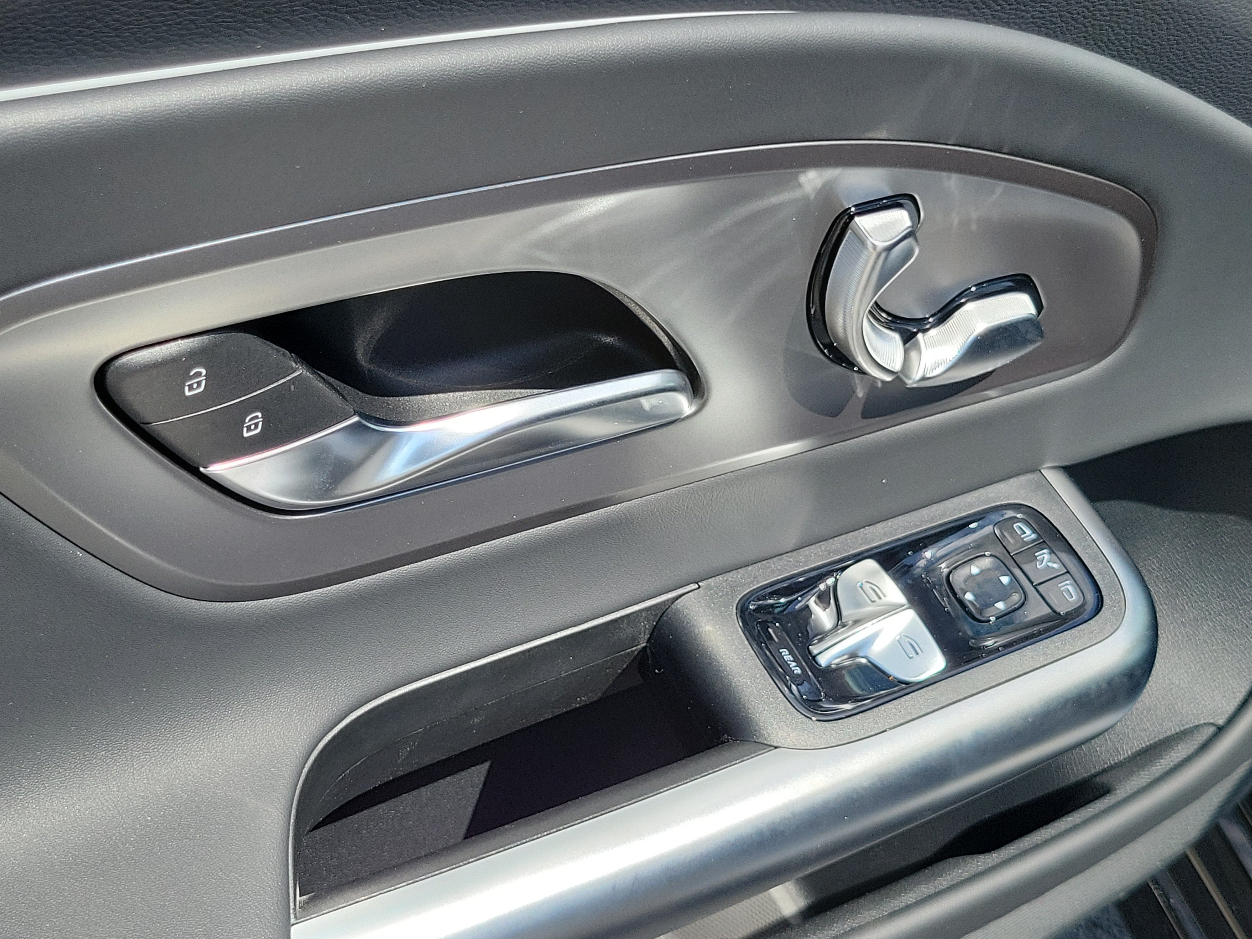 New 2027 Cirrus Silver Metallic Mercedes-Benz CLA 250+ image 47