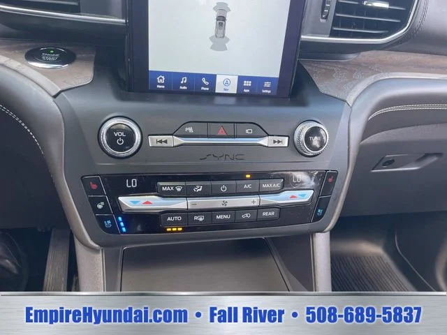 Used 2020 Black Ford Platinum image 27