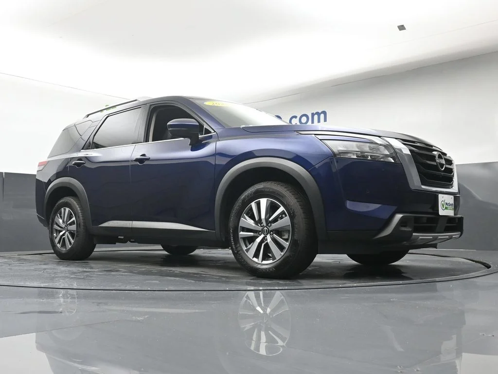 Used 2025 Blue Nissan SL image 26