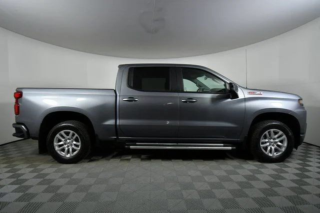 Used 2021  Chevrolet RST image 15