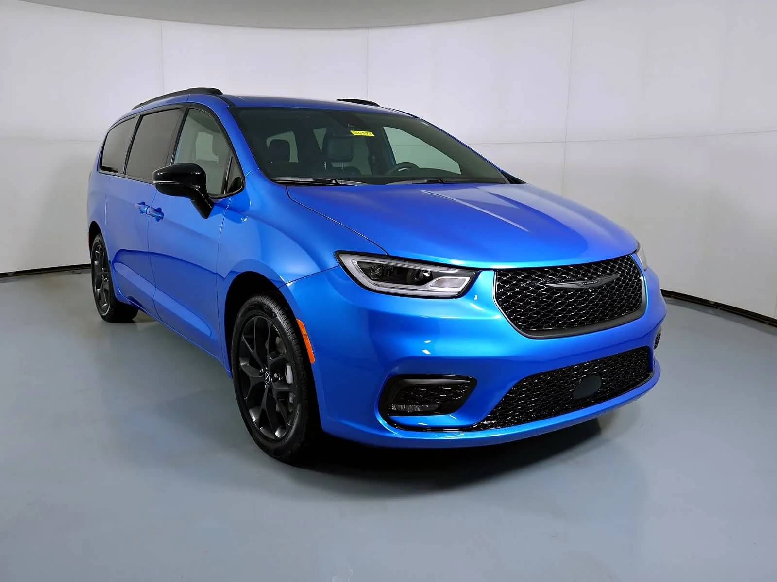 2026 Chrysler Pacifica Select AWD's photo
