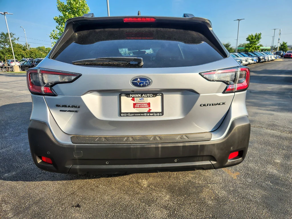 Used 2024 Silver Subaru Onyx Edition image 5