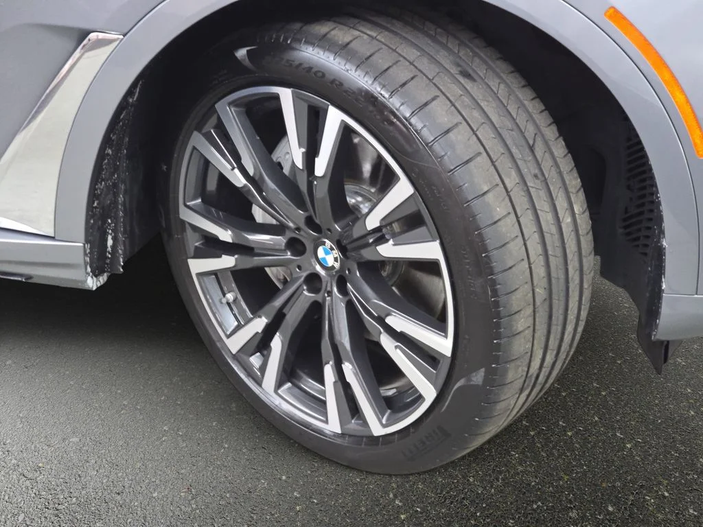 Used 2024 Skyscraper Gray Metallic BMW xDrive40i image 34
