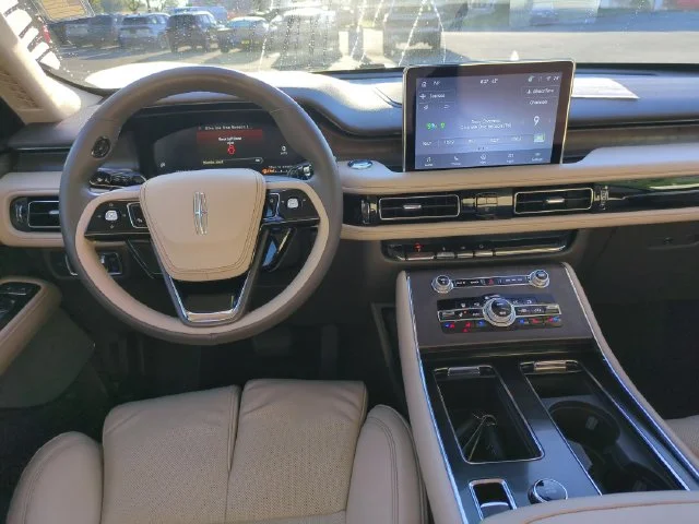 Used 2021 Blue Lincoln Reserve image 31