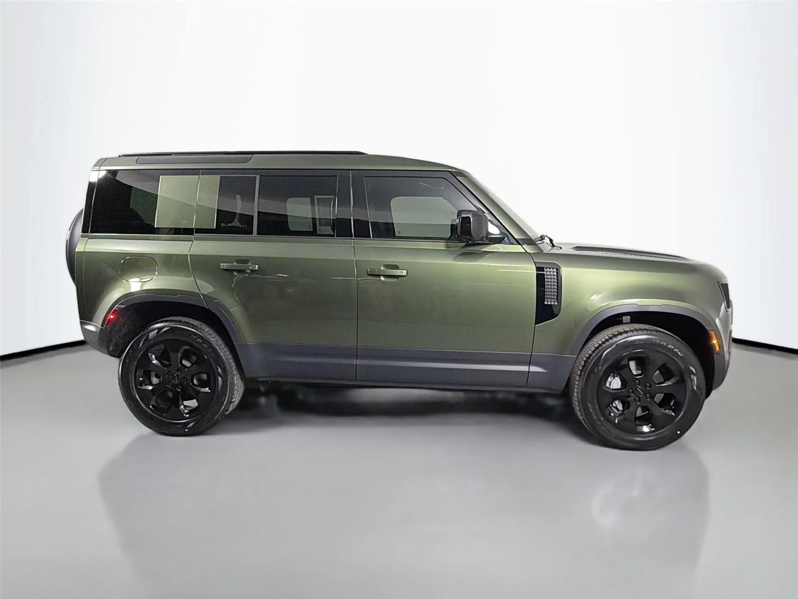 New 2026 Woolstone Green LAND ROVER S image 4