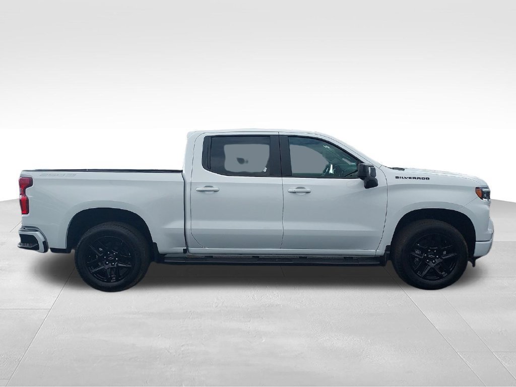 New 2026 Summit White Chevrolet RST image 6