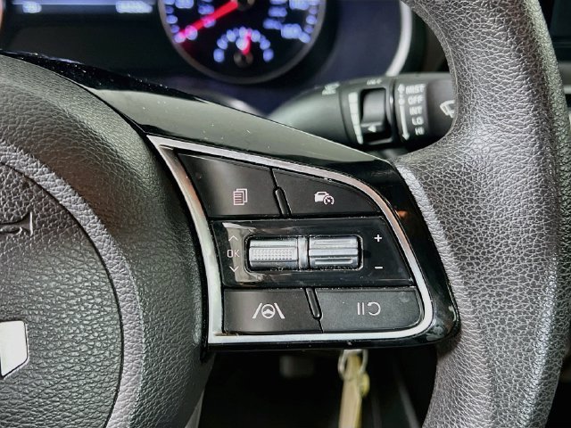 2023 Kia Forte LXS - Photo 29