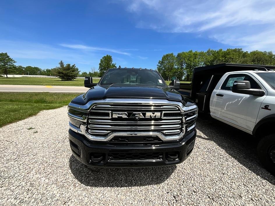 New 2026 Diamond Black Crystal Pearlcoat RAM Tradesman image 2