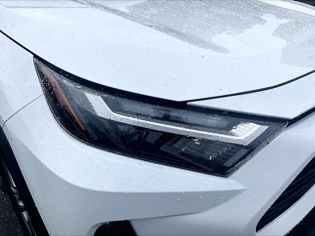 Used 2024 White Toyota LE image 33