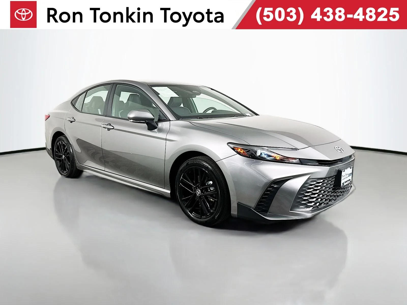 2025 Toyota Camry SE AWD Hybrid's photo