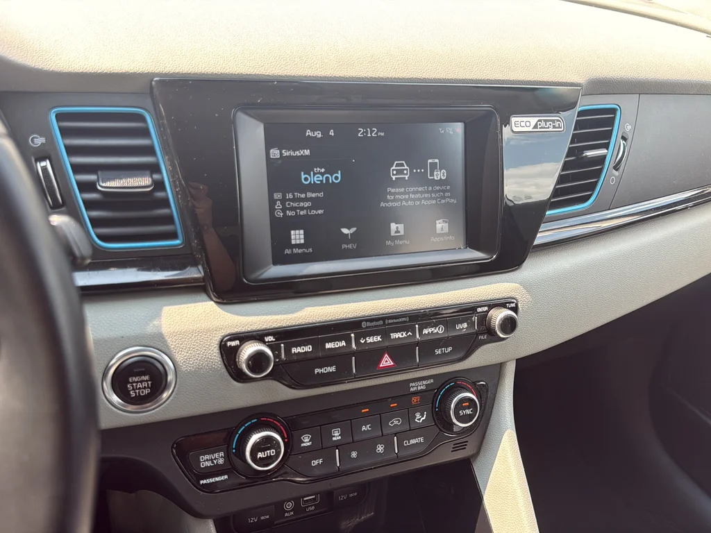 Used 2019 White Kia EX image 14
