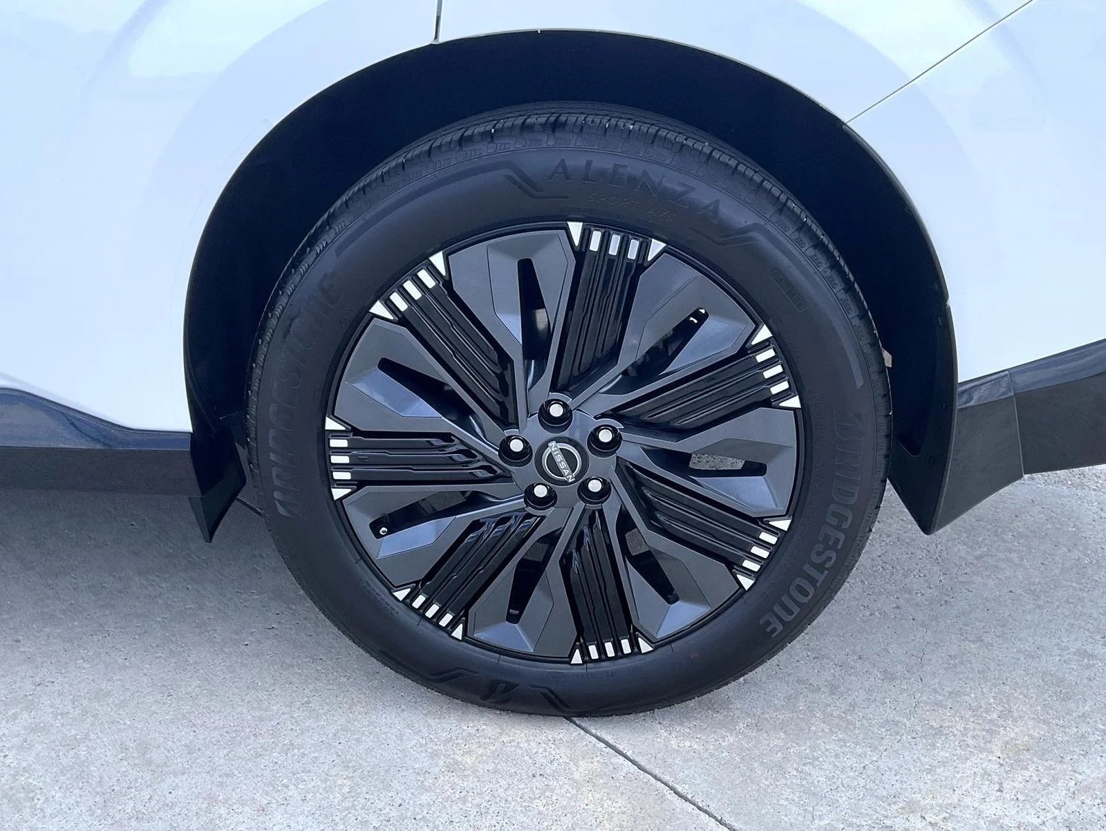 Certified Used 2025 White Nissan Platinum image 22
