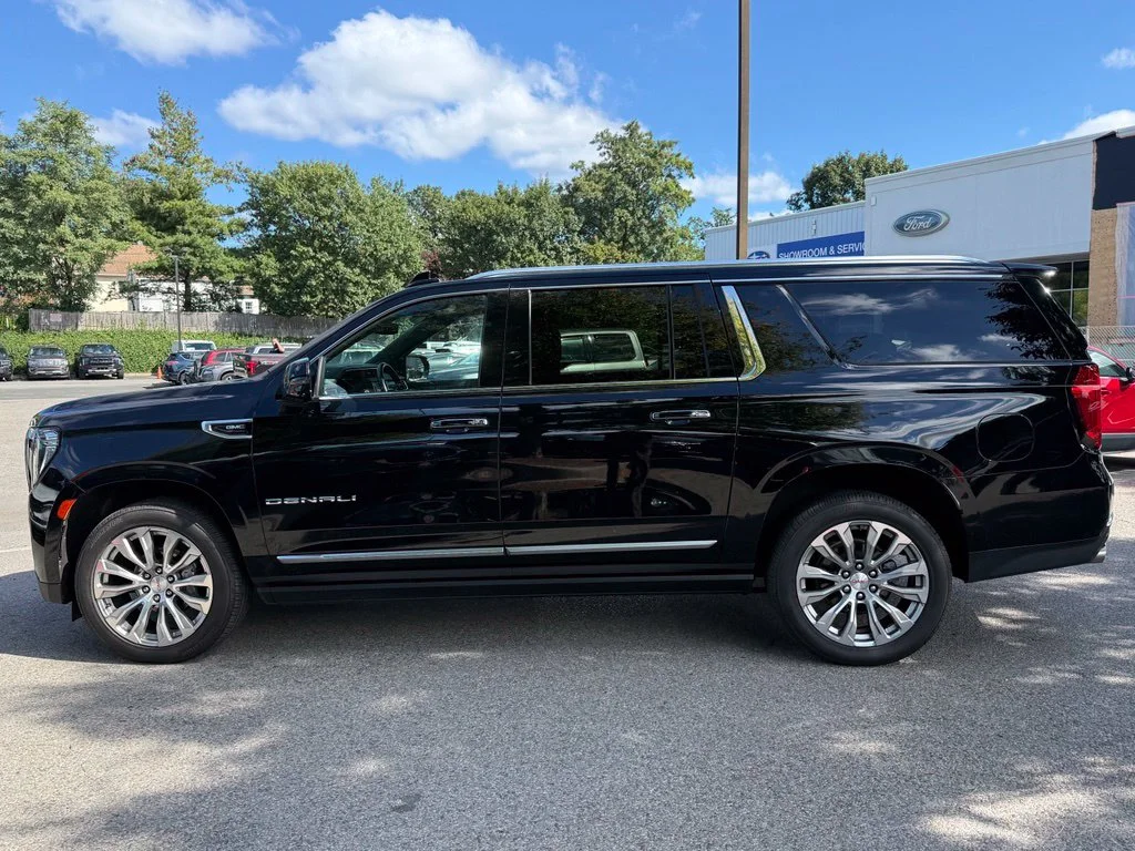 Used 2024 Onyx Black GMC Denali image 5