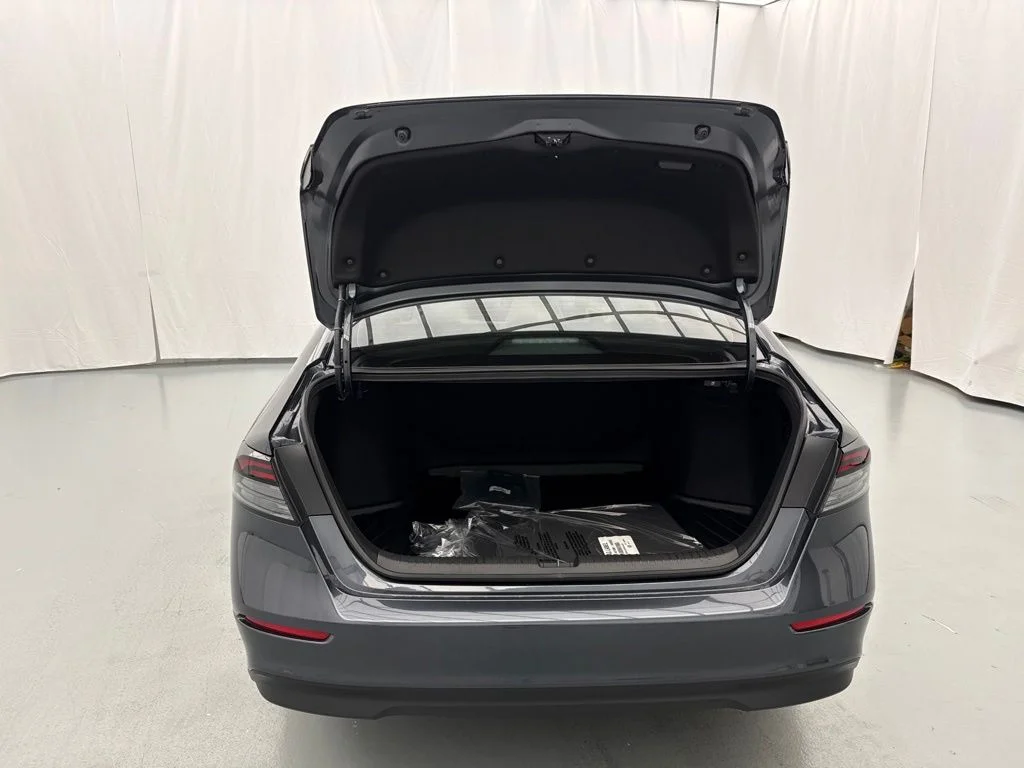 New 2026 Meteorite Gray Metallic Honda LX image 10