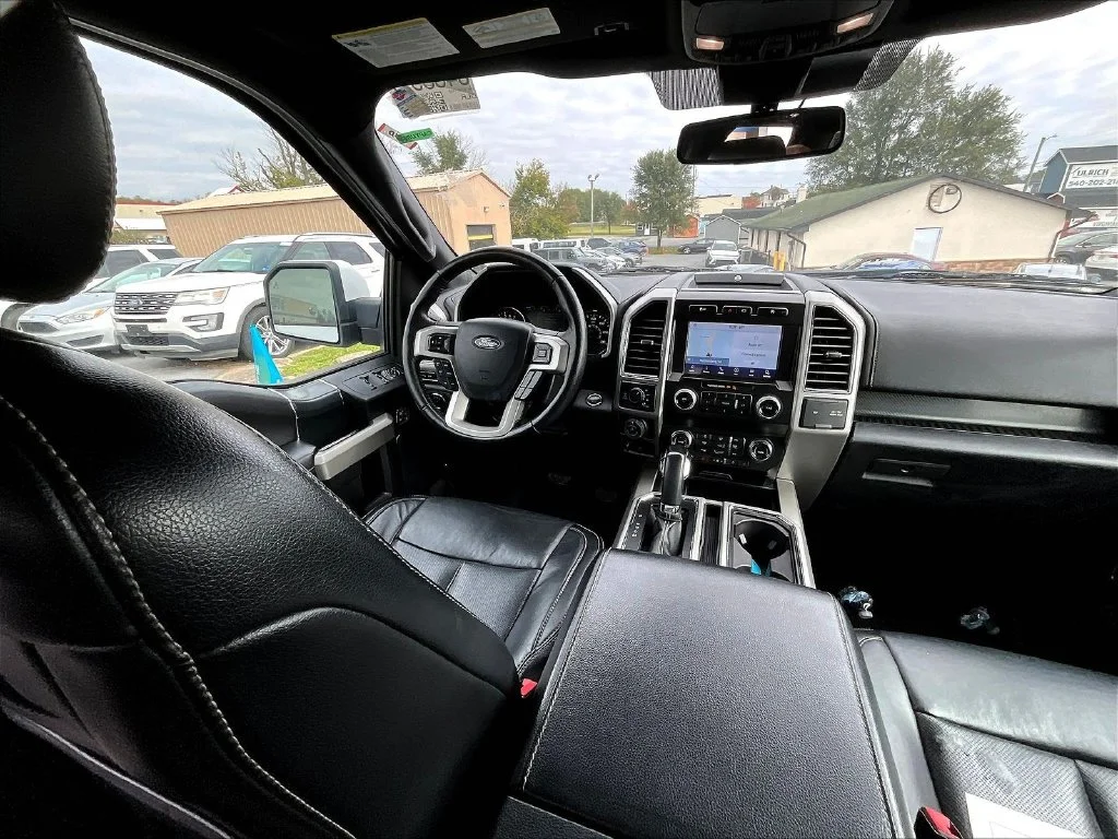 Used 2019 White Ford Lariat image 10